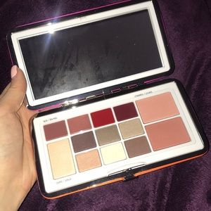 LIMITED EDITION - BRAND NEW Clinique Palette